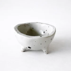 White Shigaraki ware ceramic matcha strainer stand handcrafted in Japan