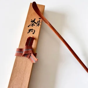 Ichiisashi Chashaku by Shokisai – One piece only.