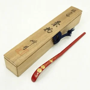Wajima Lacquer Chashaku with Ivy Maki-e by Hōgetsu - One piece only.