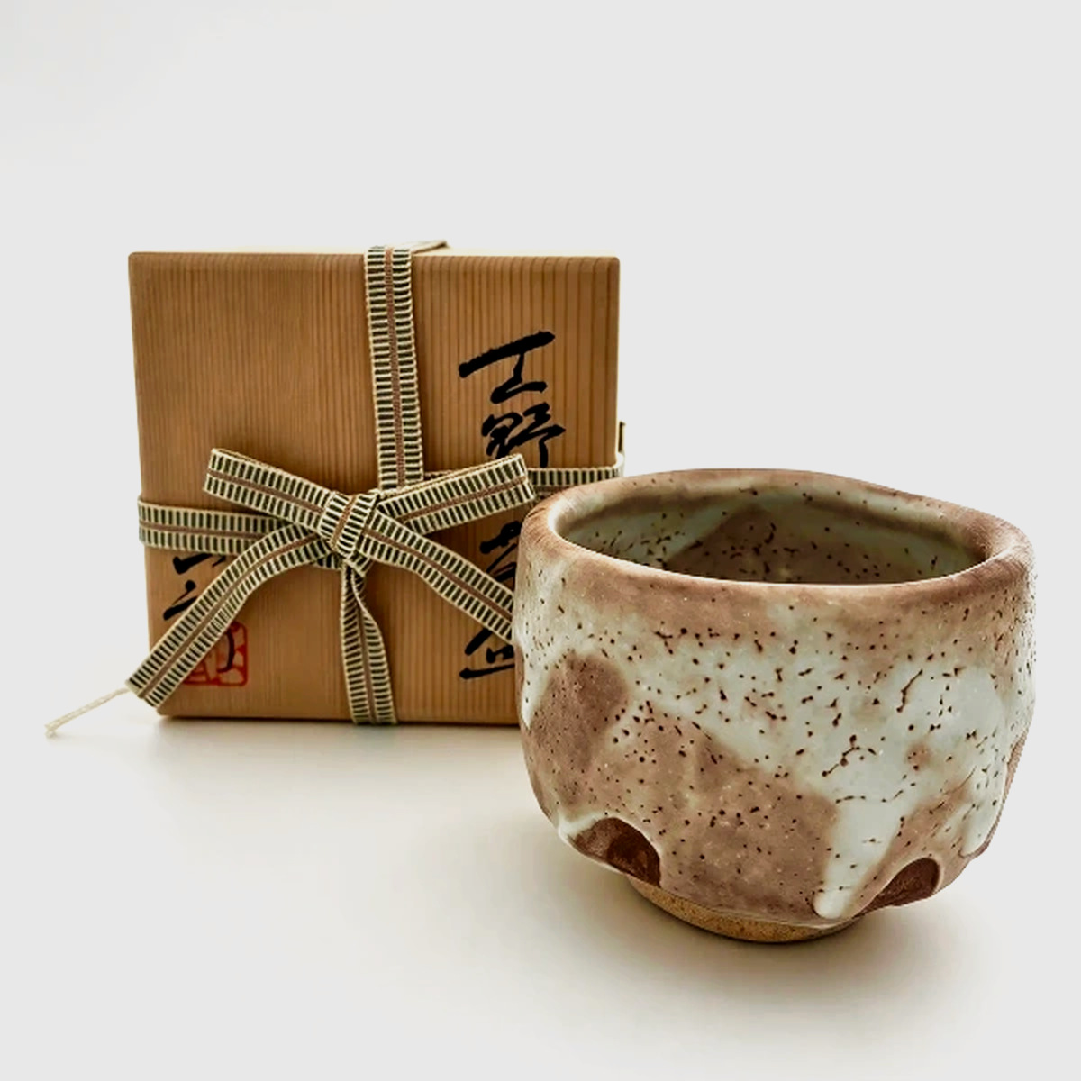 Shino Chawan by Ichirō Hori